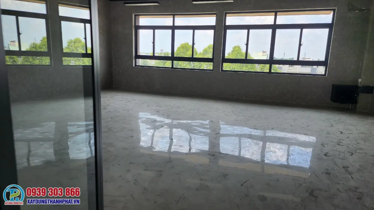 RỦI RO CHỌN NHÀ THẦU SƠN EPOXY GIÁ RẺ TẠI BÌNH DƯƠNG: DẤU HIỆU RÚT RUỘT VẬT TƯ LỚP LÓT