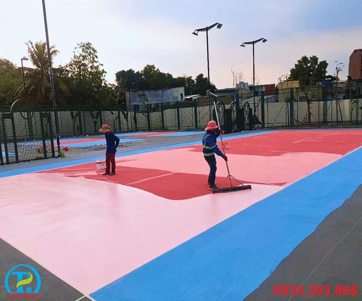 SƠN EPOXY SÂN THỂ THAO: QUY TRÌNH THI CÔNG 7 LỚP CHỐNG BONG TRÓC ĐẠT CHUẨN THI ĐẤU