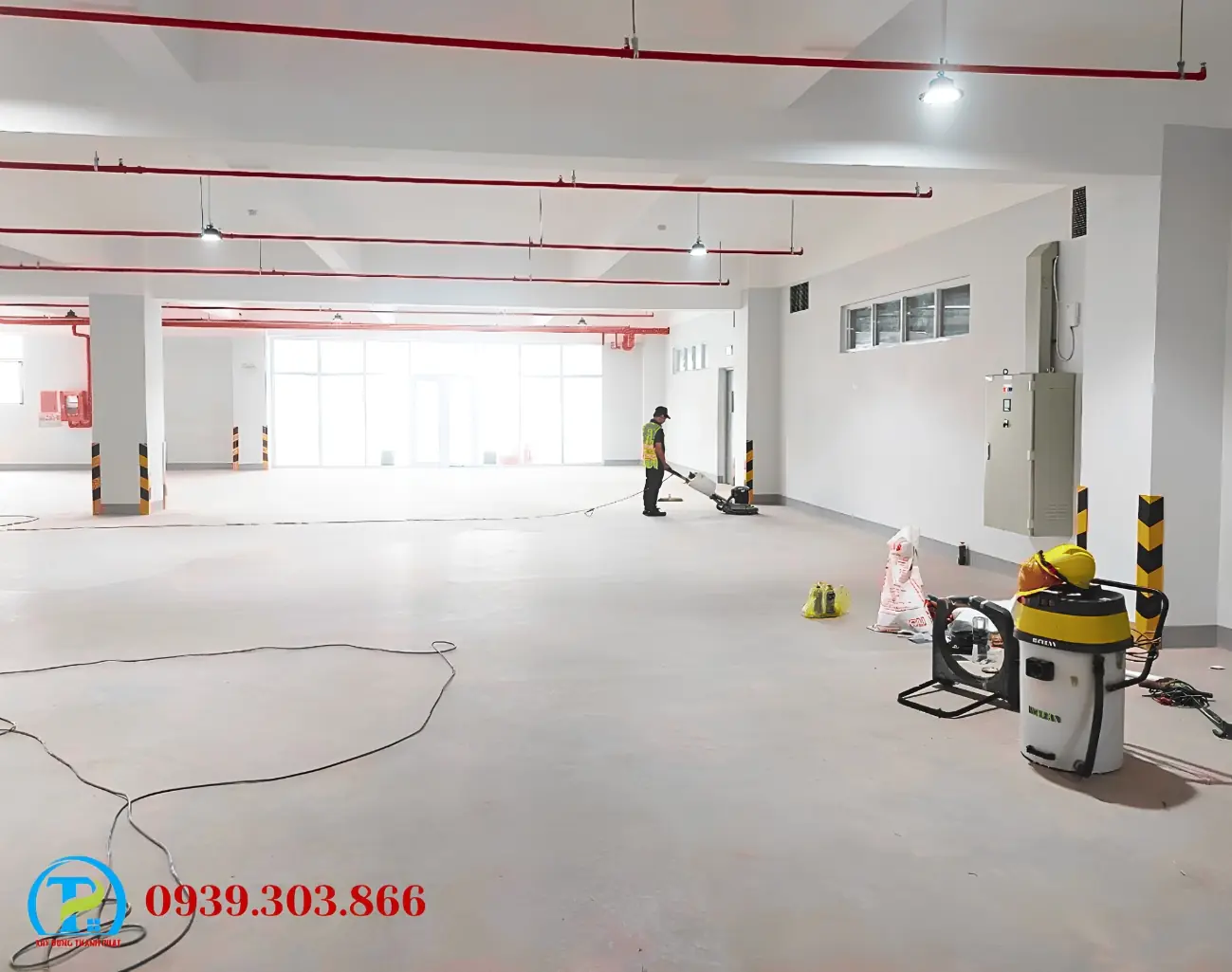 Nh&agrave; thầu thi c&ocirc;ng sơn epoxy tự san phẳng nh&agrave; xưởng chuẩn GMP uy t&iacute;n