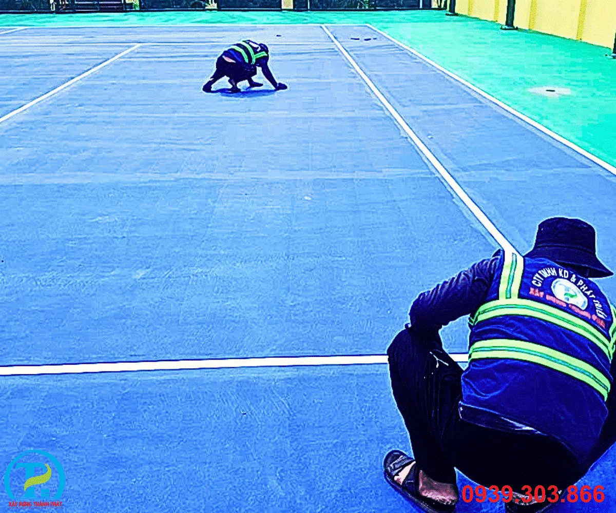 quy tr&igrave;nh thi c&ocirc;ng s&acirc;n tennis