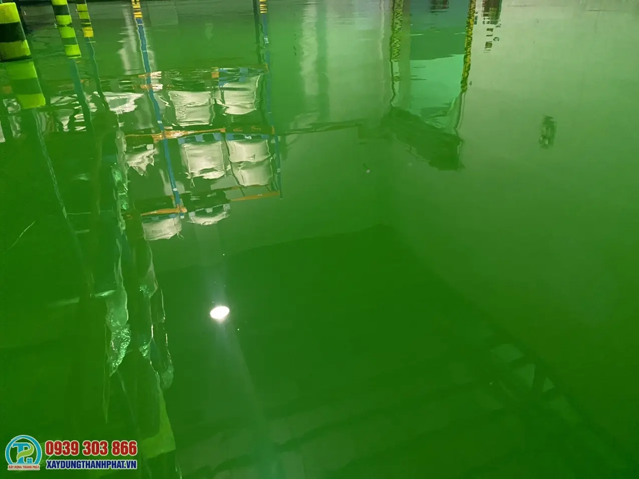 s&agrave;n nh&agrave; xưởng sạch đẹp sau khi thi c&ocirc;ng sơn epoxy b&igrave;nh dương