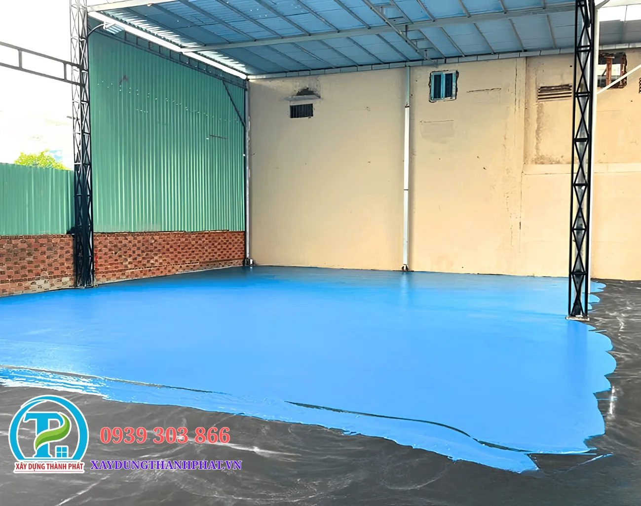 Xử l&yacute; nền b&ecirc; t&ocirc;ng trước khi sơn epoxy gi&uacute;p n&acirc;ng cao chất lượng mặt s&agrave;n.